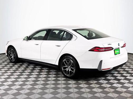 Alpine White 2026 BMW 530 i