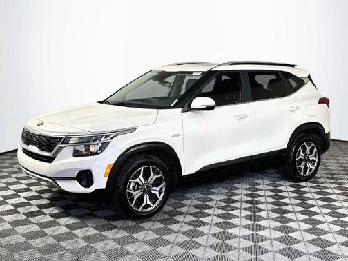 Snow White Pearl 2021 Kia Seltos EX