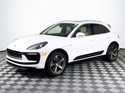 White 2023 Porsche Macan Base