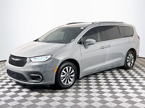 2021 Chrysler Pacifica Touring-L