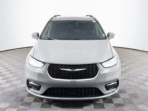 2021 Chrysler Pacifica Touring-L