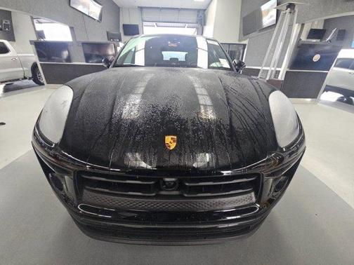 2023 Porsche Macan Base