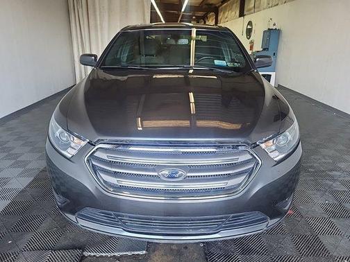 2018 Ford Taurus SEL