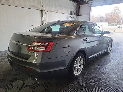2018 Ford Taurus SEL