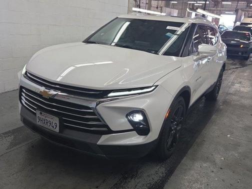 Iridescent Pearl Tricoat 2024 Chevrolet Blazer Premier