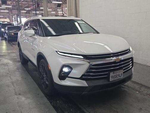 Iridescent Pearl Tricoat 2024 Chevrolet Blazer Premier