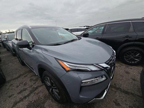 2 Tone Gray / Black Roof 2023 Nissan Rogue Platinum