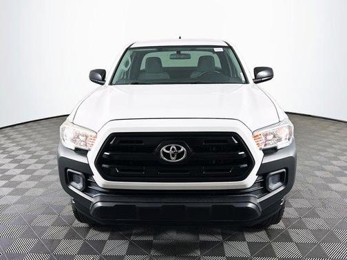 2017 Toyota Tacoma SR