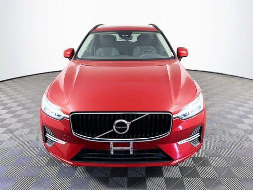 2022 Volvo XC60 B5 Momentum