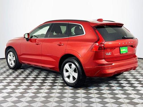 2022 Volvo XC60 B5 Momentum