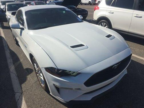Oxford White 2018 Ford Mustang GT