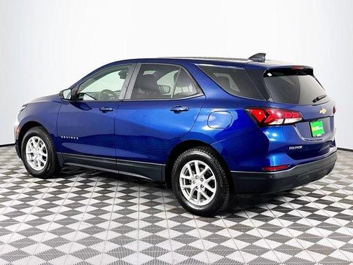 Blue Glow Metallic 2022 Chevrolet Equinox LS