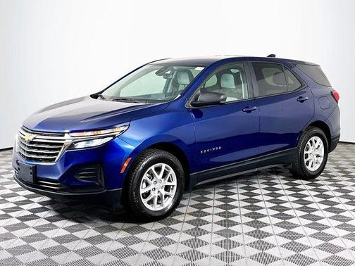 Blue Glow Metallic 2022 Chevrolet Equinox LS