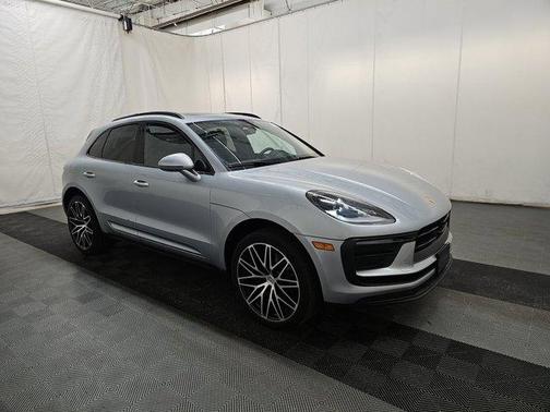 2023 Porsche Macan Base