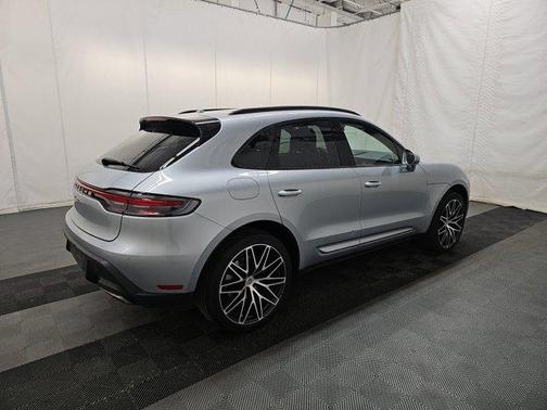 2023 Porsche Macan Base
