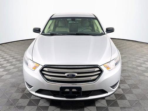 2018 Ford Taurus SE