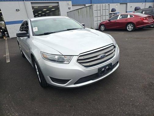 2018 Ford Taurus SE