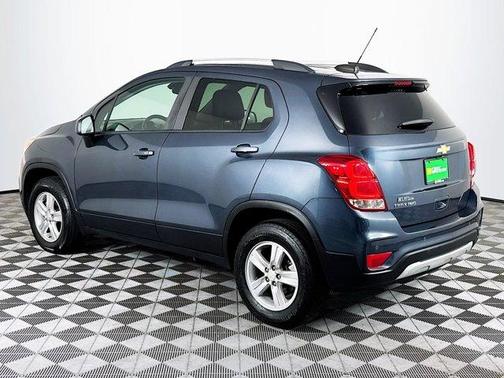 Shadow Gray Metallic 2022 Chevrolet Trax LT