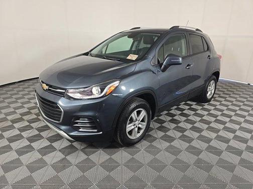 Shadow Gray Metallic 2022 Chevrolet Trax LT