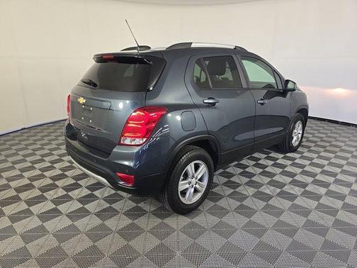 Shadow Gray Metallic 2022 Chevrolet Trax LT