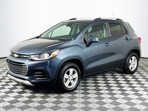 Shadow Gray Metallic 2022 Chevrolet Trax LT
