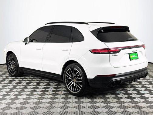 2022 Porsche Cayenne Base