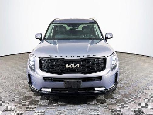 Everlasting Silver 2022 Kia Telluride SX