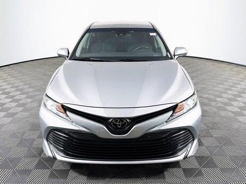 Celestial Silver / Midnight Black Metallic 2020 Toyota Camry LE