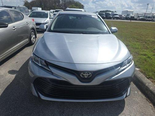 Celestial Silver / Midnight Black Metallic 2020 Toyota Camry LE