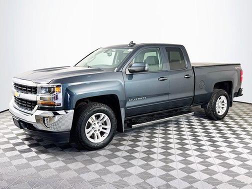 Graphite Metallic 2017 Chevrolet Silverado 1500 LT