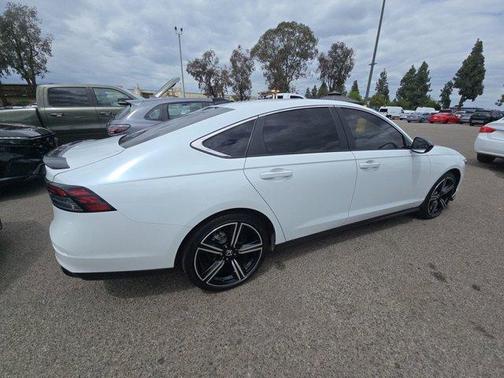 Platinum White Pearl 2024 Honda Accord Hybrid Sport