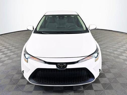 Super White 2021 Toyota Corolla LE