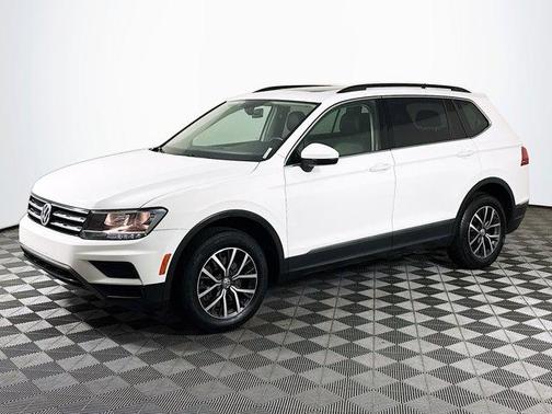 Pure White 2020 Volkswagen Tiguan 2.0T SE