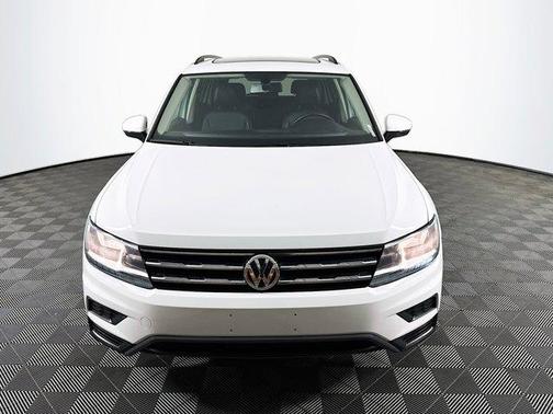 Pure White 2020 Volkswagen Tiguan 2.0T SE