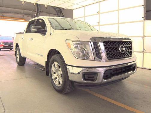 2018 Nissan Titan SV