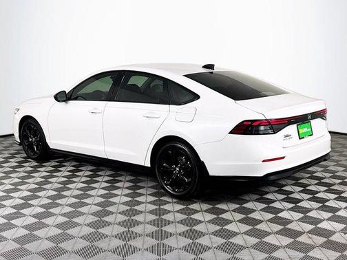 Platinum White Pearl 2025 Honda Accord SE
