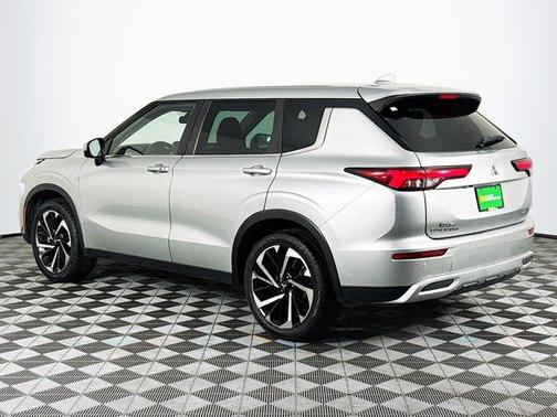 2022 Mitsubishi Outlander Black Edition