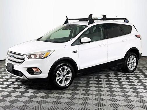 Oxford White 2018 Ford Escape SE