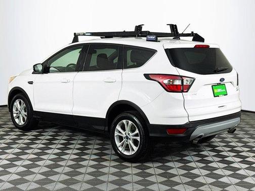 Oxford White 2018 Ford Escape SE