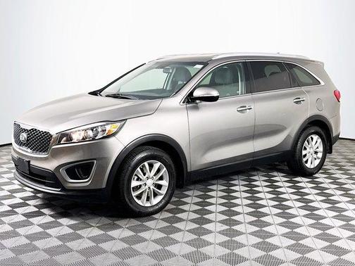 Titanium Silver 2018 Kia Sorento LX