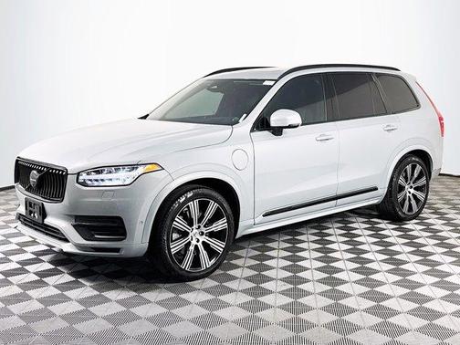 2024 Volvo XC90 Recharge Plug-In Hybrid T8 Ultimate Bright Theme 7-Seater