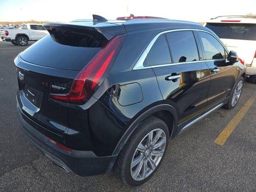 2022 Cadillac XT4 Premium Luxury