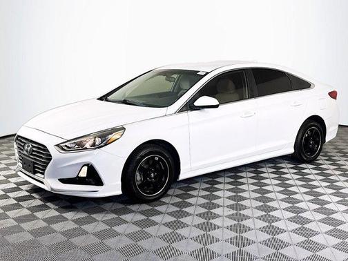 Quartz White Pearl 2019 Hyundai SONATA SE
