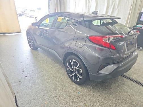 Magnetic Gray Metallic 2021 Toyota C-HR XLE