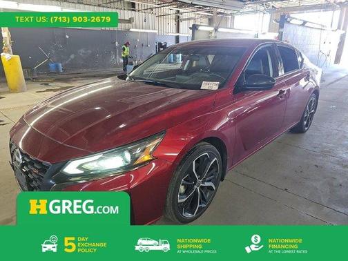 Scarlet Ember 2023 Nissan Altima 2.5 SR