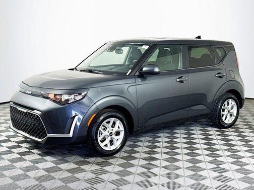 Gravity Gray 2023 Kia Soul LX