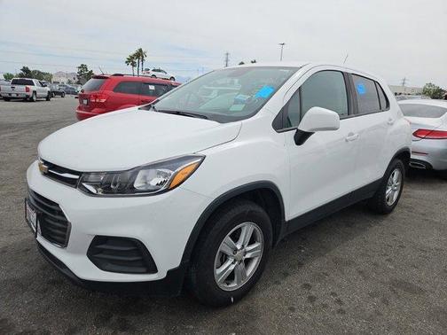 Summit White 2022 Chevrolet Trax LS