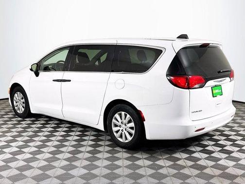 2020 Chrysler Voyager L