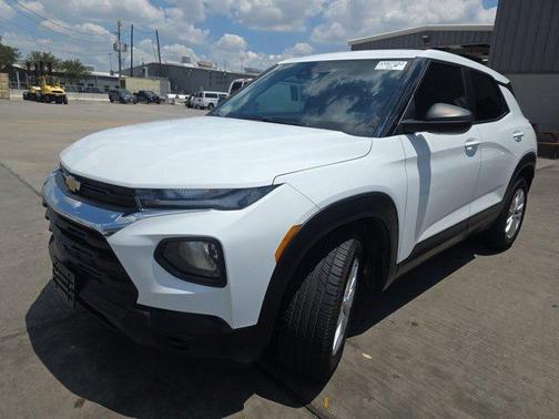 Summit White 2022 Chevrolet Trailblazer LS