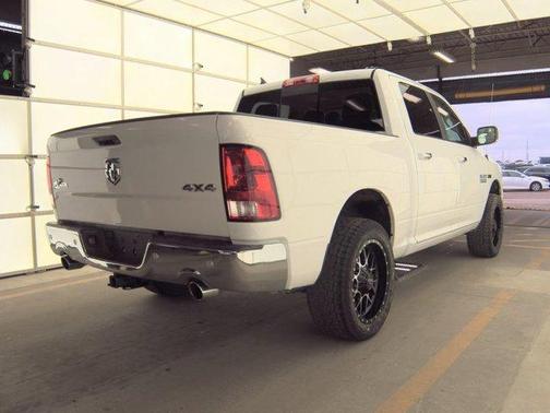 Bright White Clearcoat 2017 RAM 1500 Big Horn